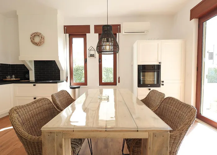 홀리데이파크 Grandstay Perla *