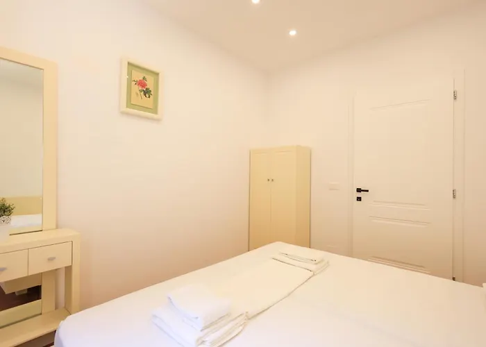 Grandstay Perla Dıraç