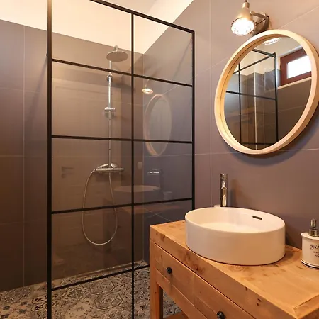 Villa Grandstay Perla